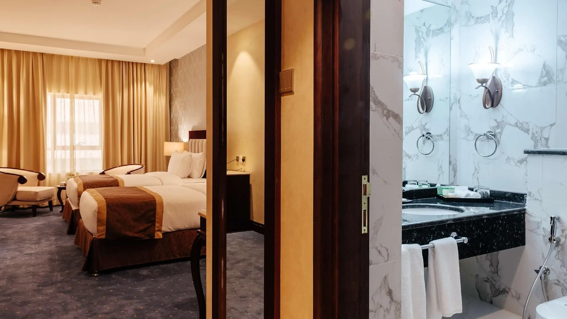 Tulip Inn Al Khan Hotel Шарджа