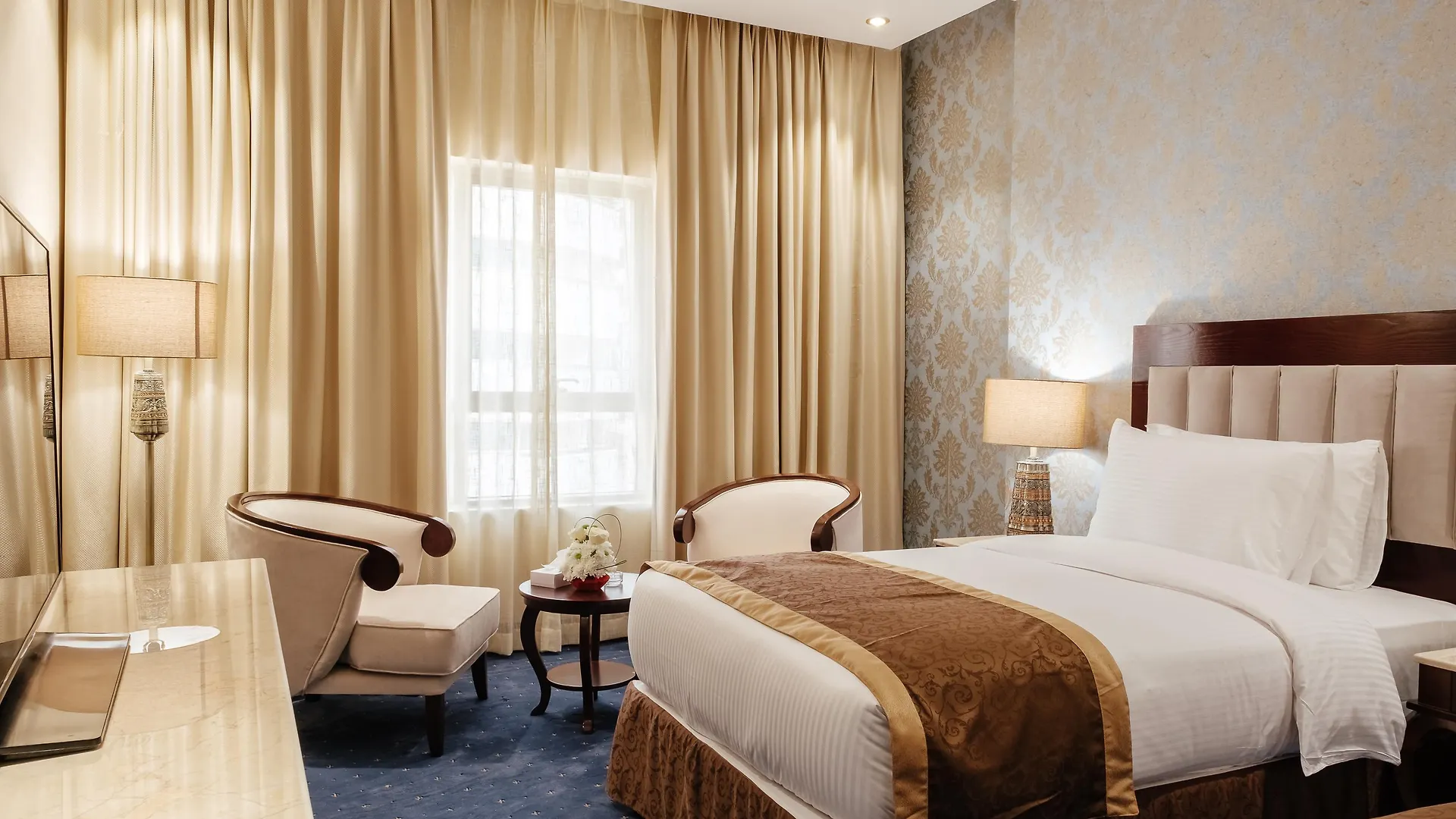 Tulip Inn Al Khan Hotel Шарджа 4*,