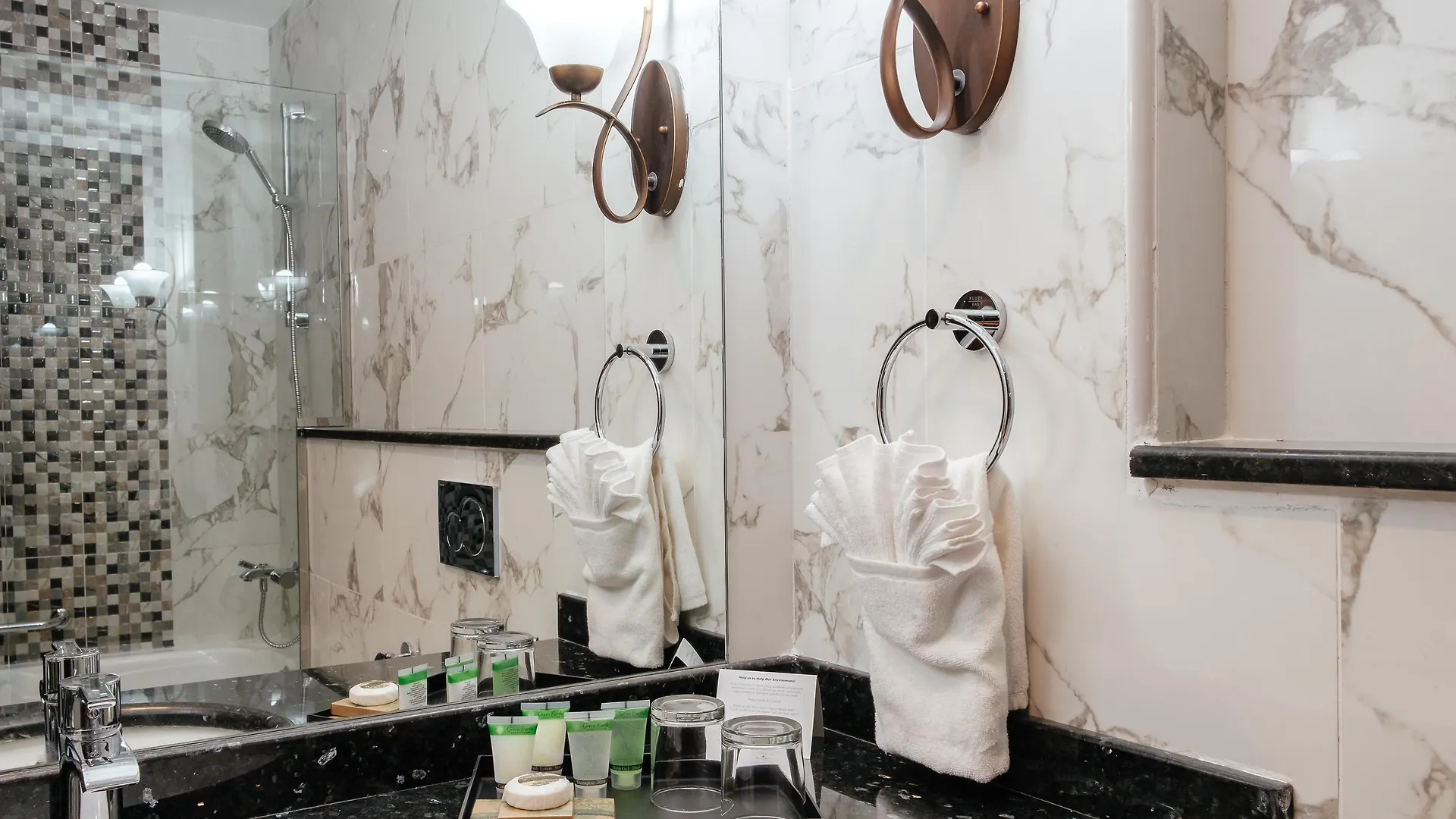 Tulip Inn Al Khan Hotel Шарджа