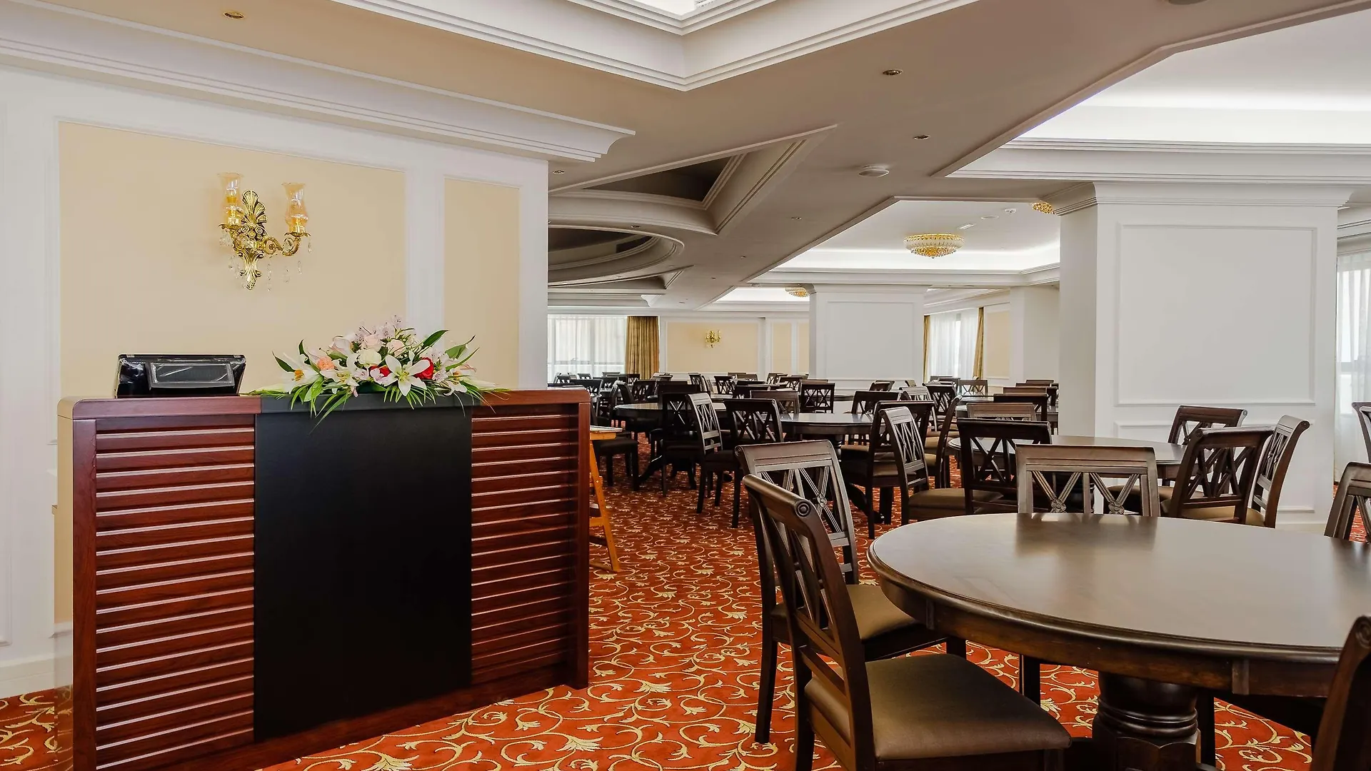 Tulip Inn Al Khan Hotel Шарджа 4*,
