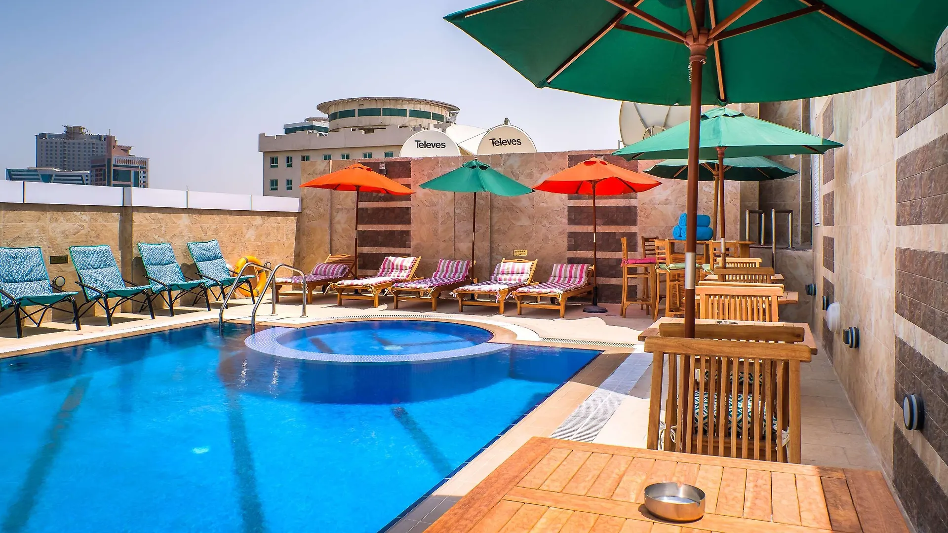 Tulip Inn Al Khan Hotel Шарджа