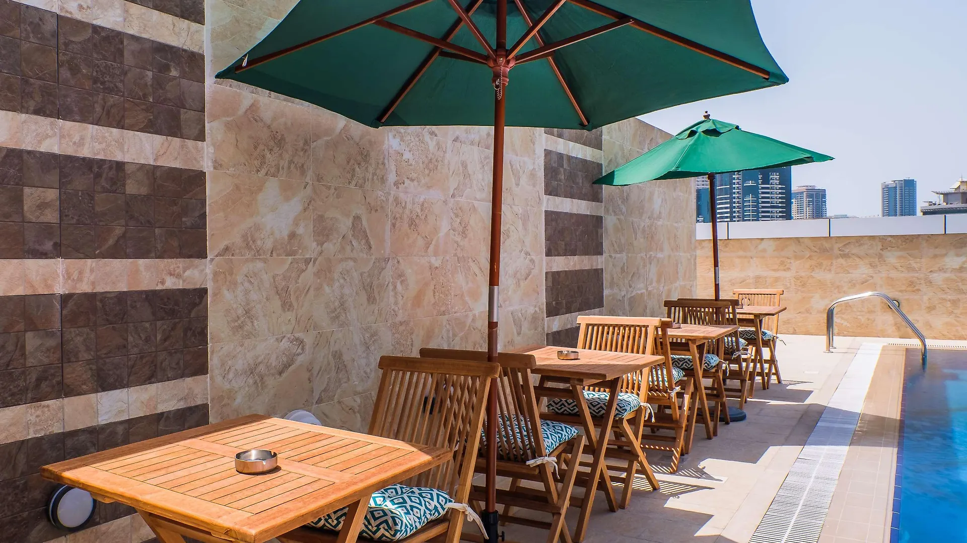 Tulip Inn Al Khan Hotel Шарджа 4*,  ОАЭ