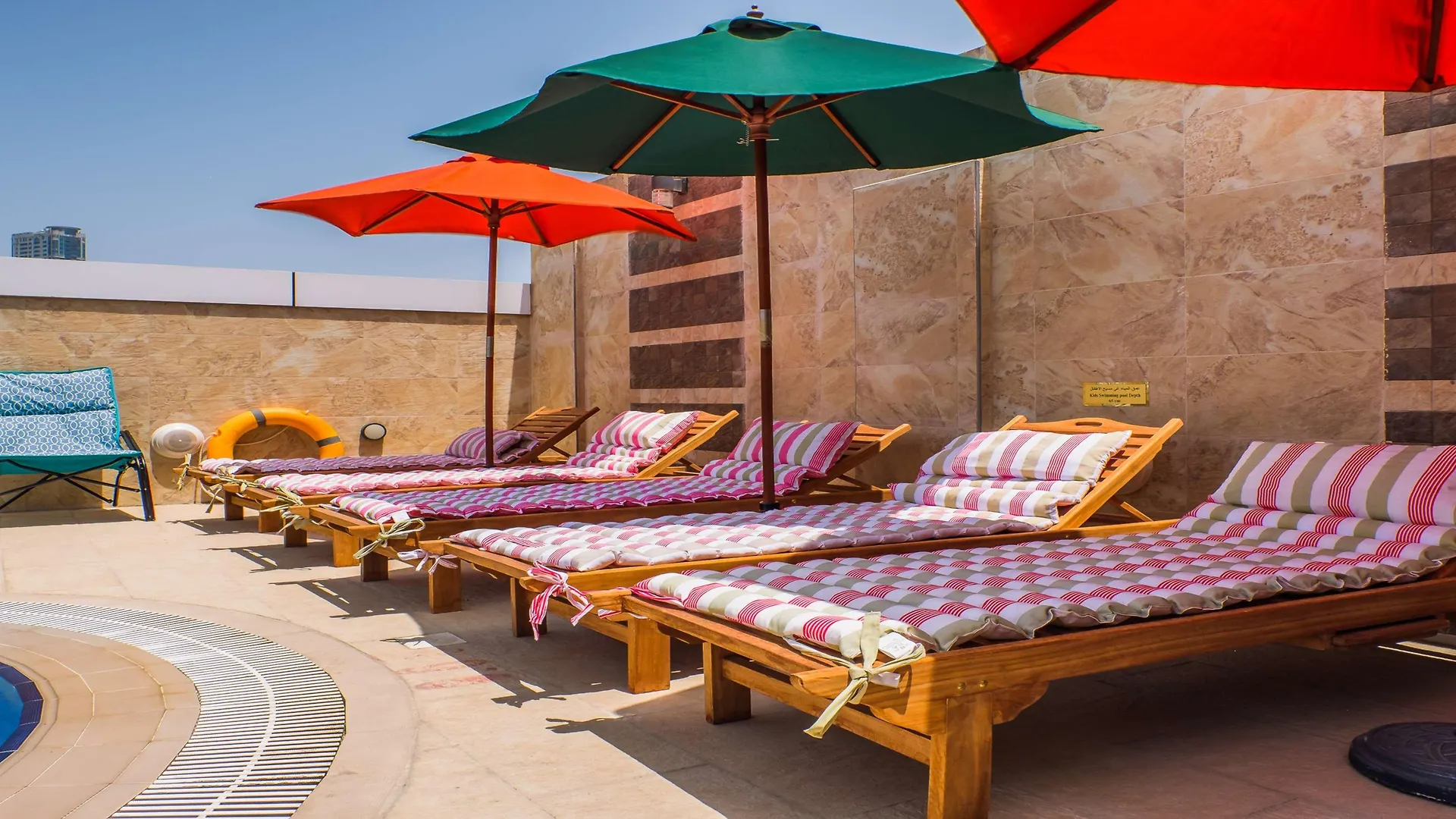 Tulip Inn Al Khan Hotel Шарджа 4*,