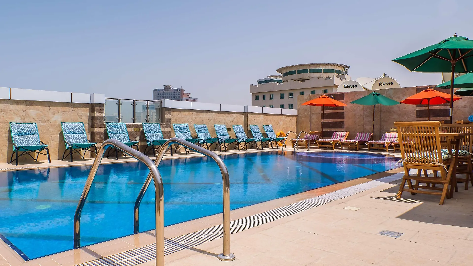 Tulip Inn Al Khan Hotel Шарджа